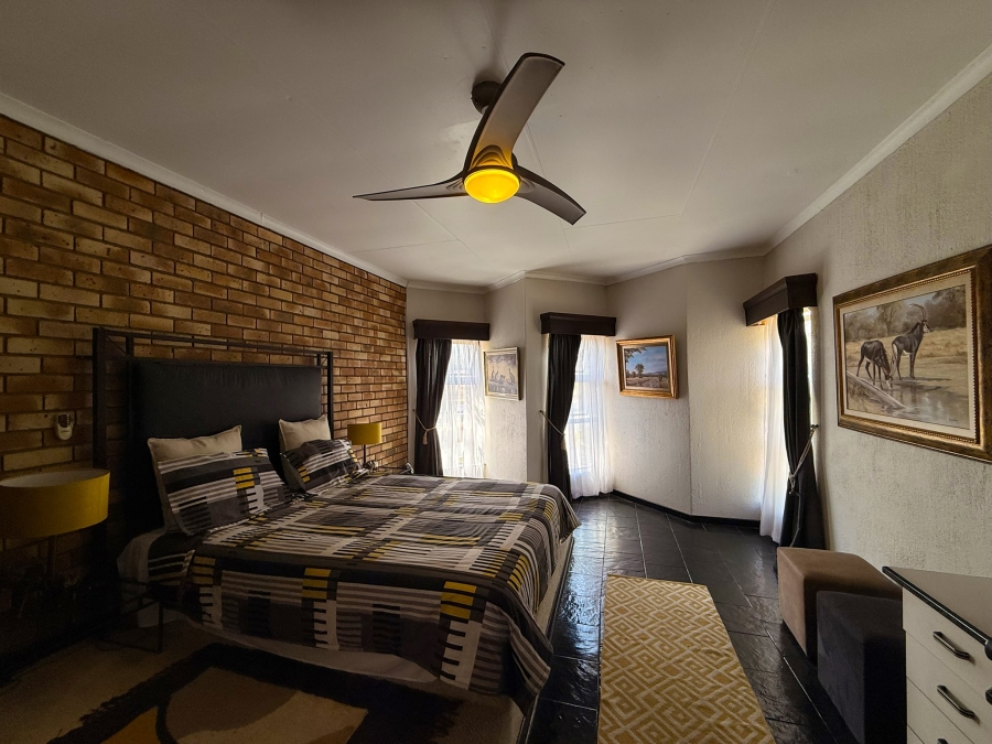 6 Bedroom Property for Sale in Van Der Hoff Park North West